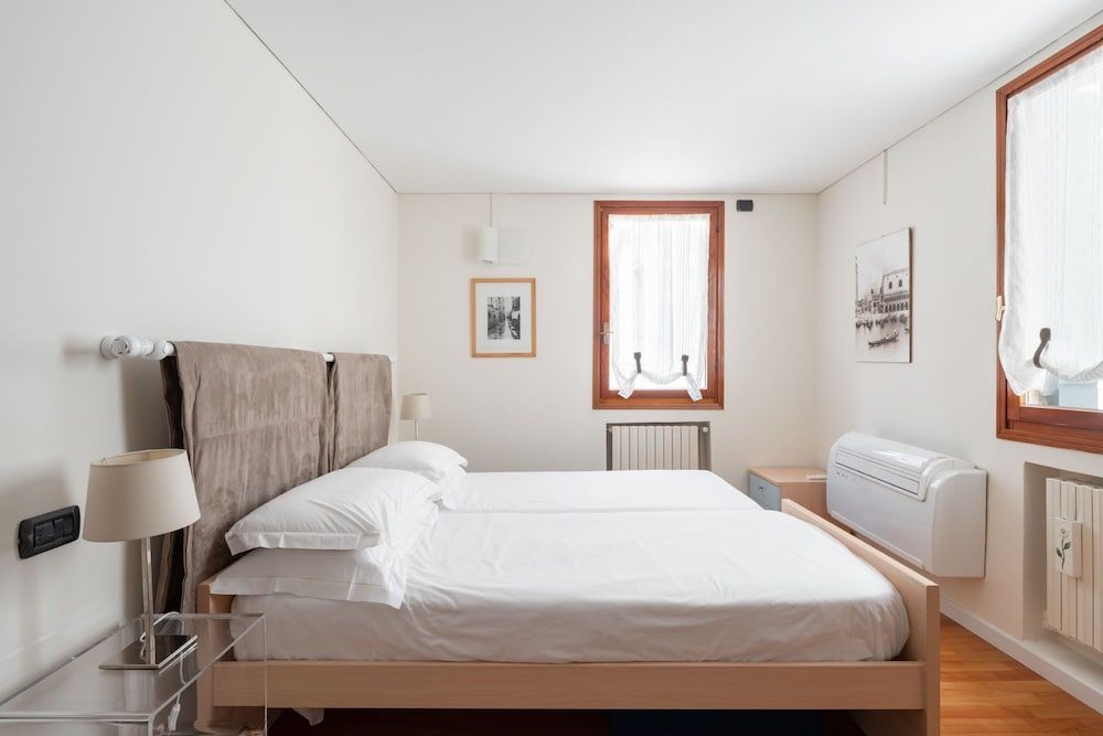 undefined Ca'coriandolo 8