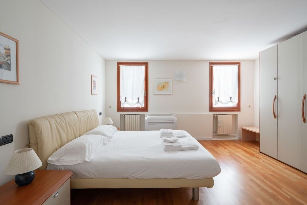 undefined Ca'coriandolo 10