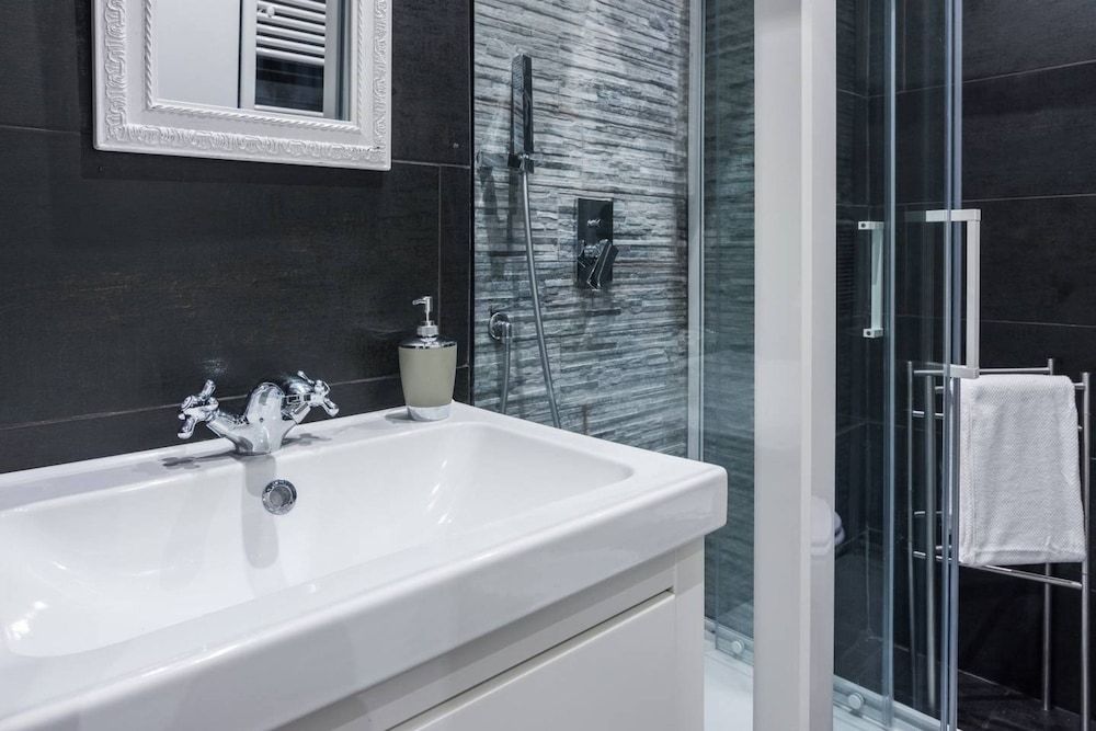 Luxury 5 Bedrooms In The Heart of Milan Apartment, 5 Bedrooms 18