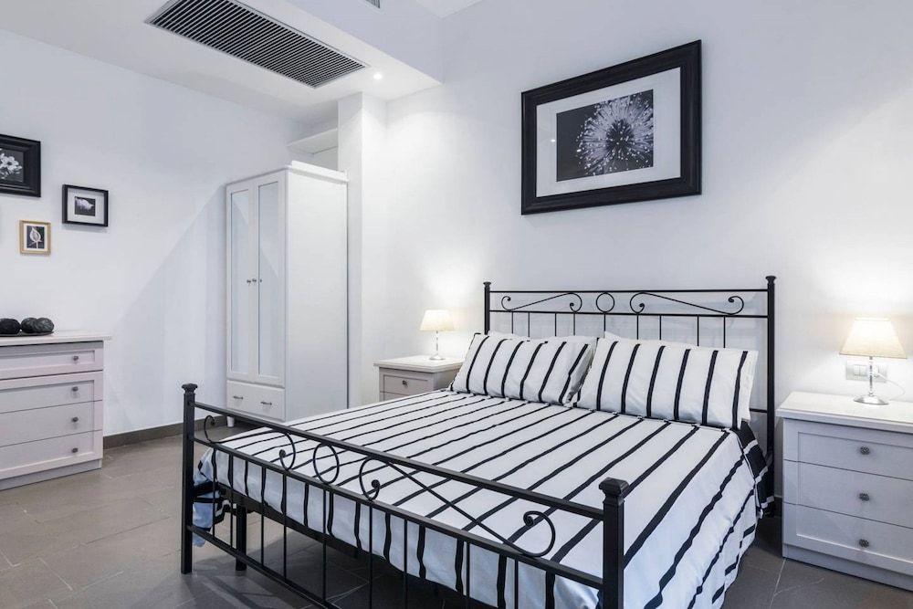 undefined Luxury 5 Bedrooms In The Heart of Milan 10