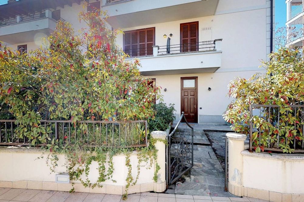 undefined Apartment with Garden near San Siro 3