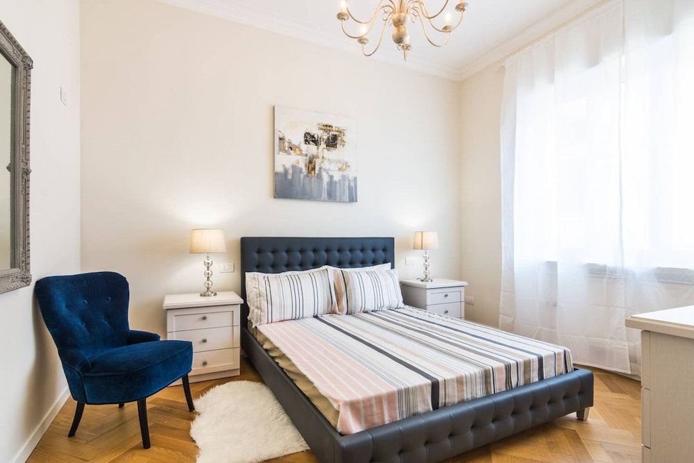 Luxury 3 Bedrooms Near Duomo Apartment, 3 Bedrooms, Balcony, City View 12
