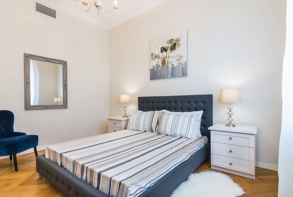 undefined Luxury 3 Bedrooms Near Duomo 9