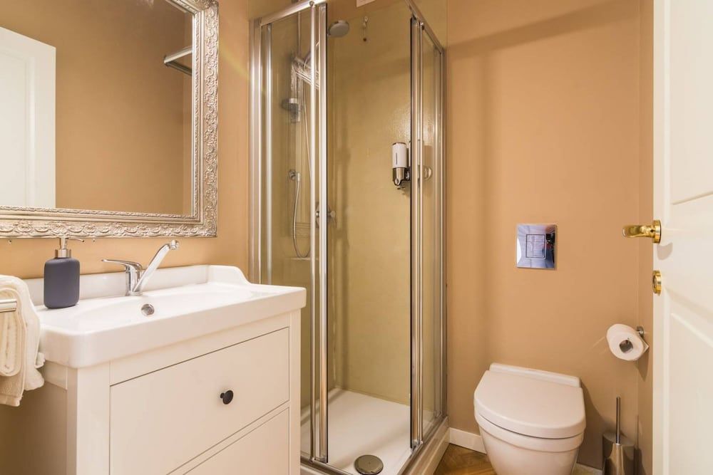 Luxury 3 Bedrooms Near Duomo Apartment, 3 Bedrooms, Balcony, City View 18