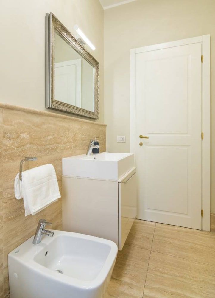 Luxury 3 Bedrooms Near Duomo Apartment, 3 Bedrooms, Balcony, City View 16