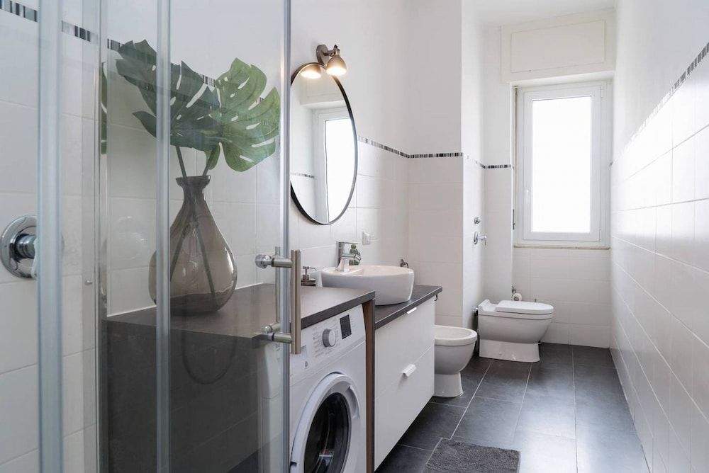 Large Apartment near City Center Apartment, 4 Bedrooms 17