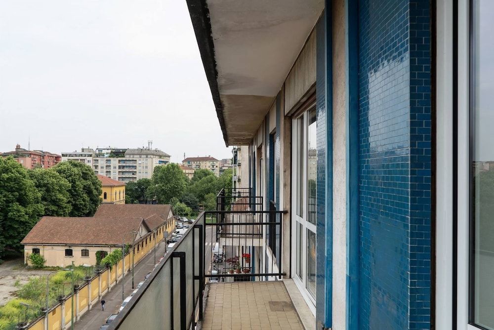 Large Apartment near City Center Apartment, 4 Bedrooms 12