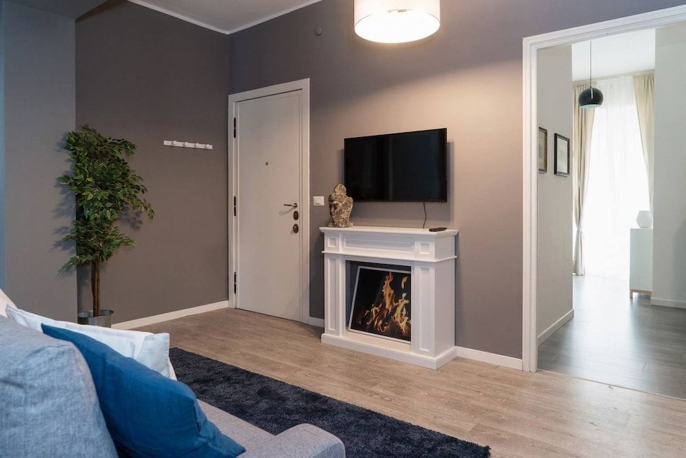 Large Apartment near City Center Apartment, 4 Bedrooms 13