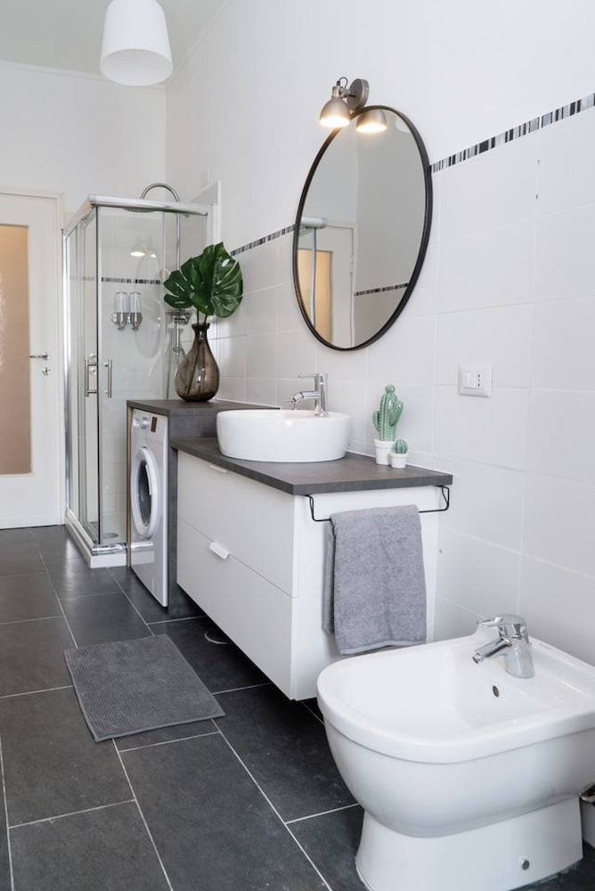 Large Apartment near City Center Apartment, 4 Bedrooms 16