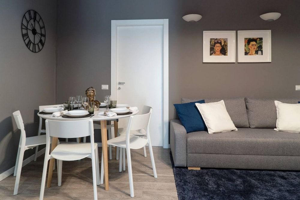 undefined Large Apartment near City Center 10