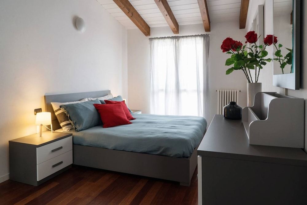 undefined Large apartment in Milan center