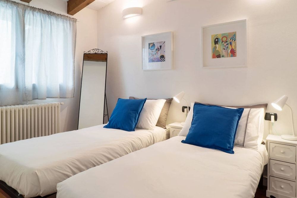 undefined Large apartment in Milan center 8