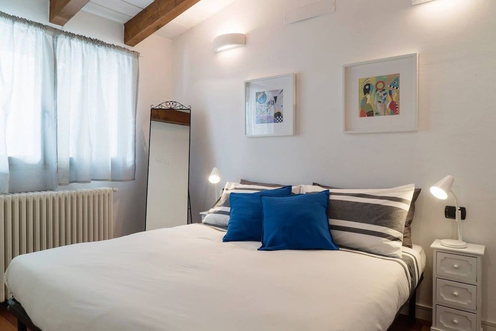 undefined Large apartment in Milan center 7