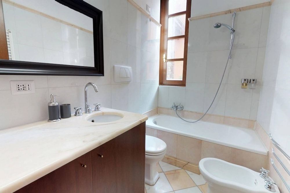 Fashion District Apartment Apartment, 2 Bedrooms 14