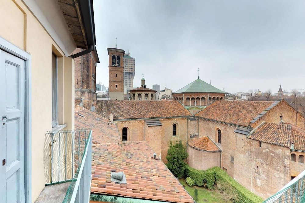 undefined Luxury 2 bedrooms apartment 6