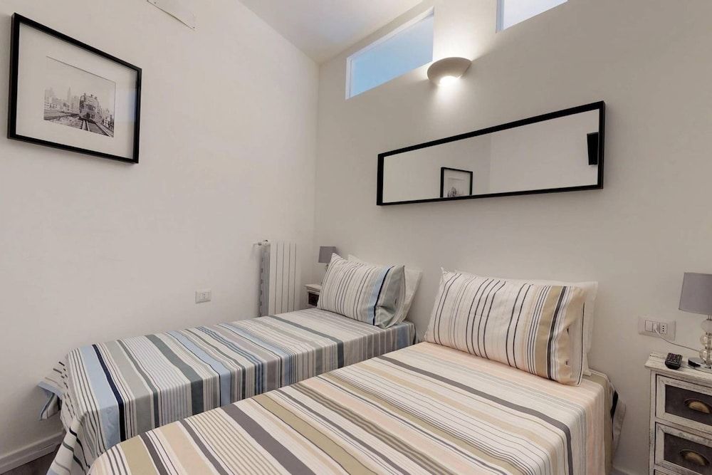 undefined Luxury 2 bedrooms apartment 8