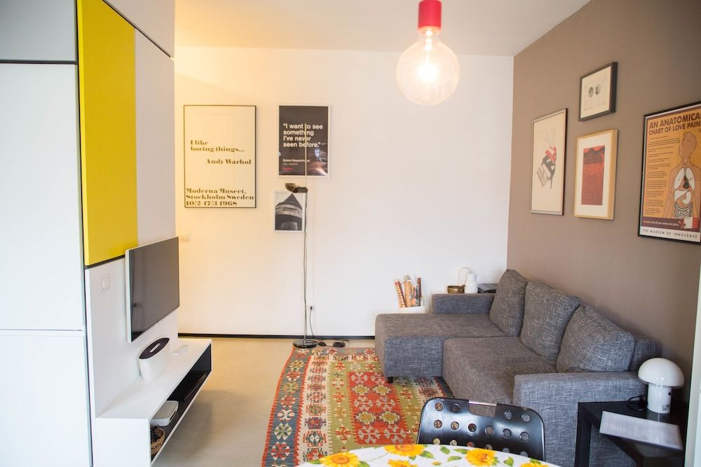 undefined Lorenteggio 8