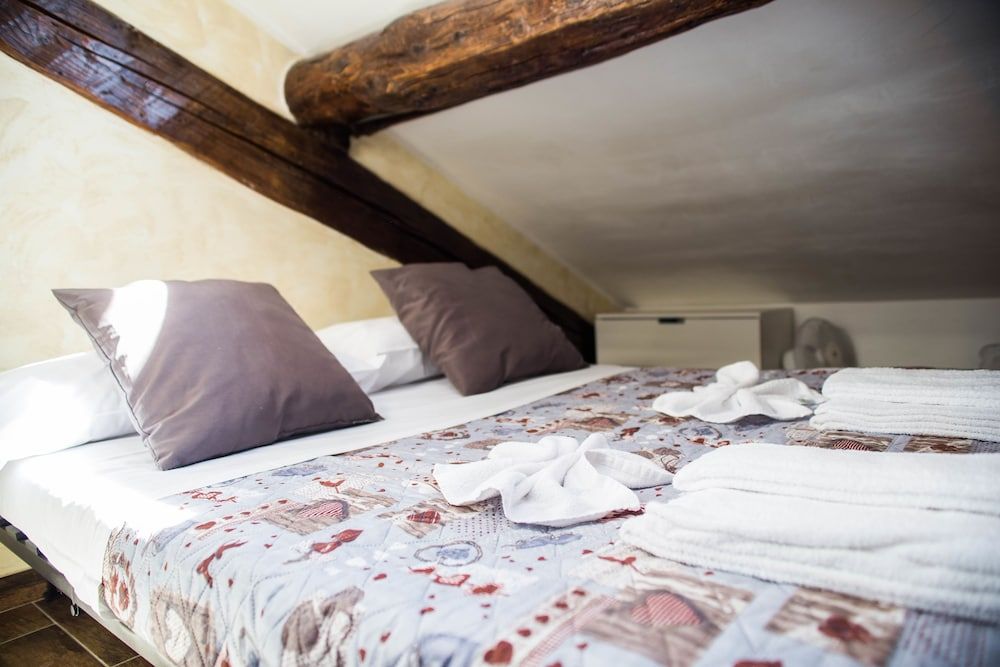 undefined Correggio 10