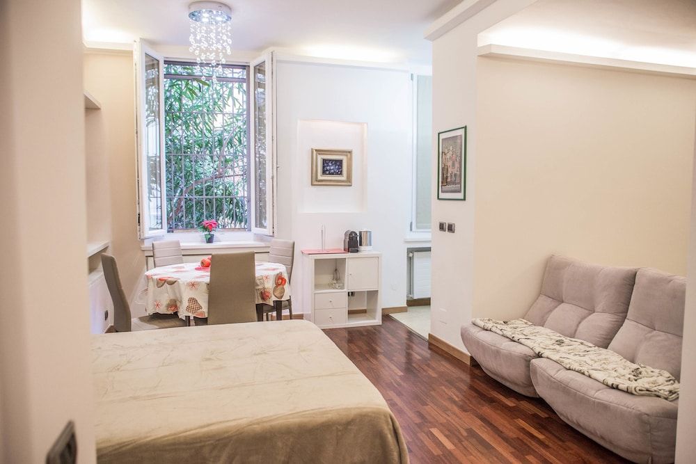 undefined Previati 9