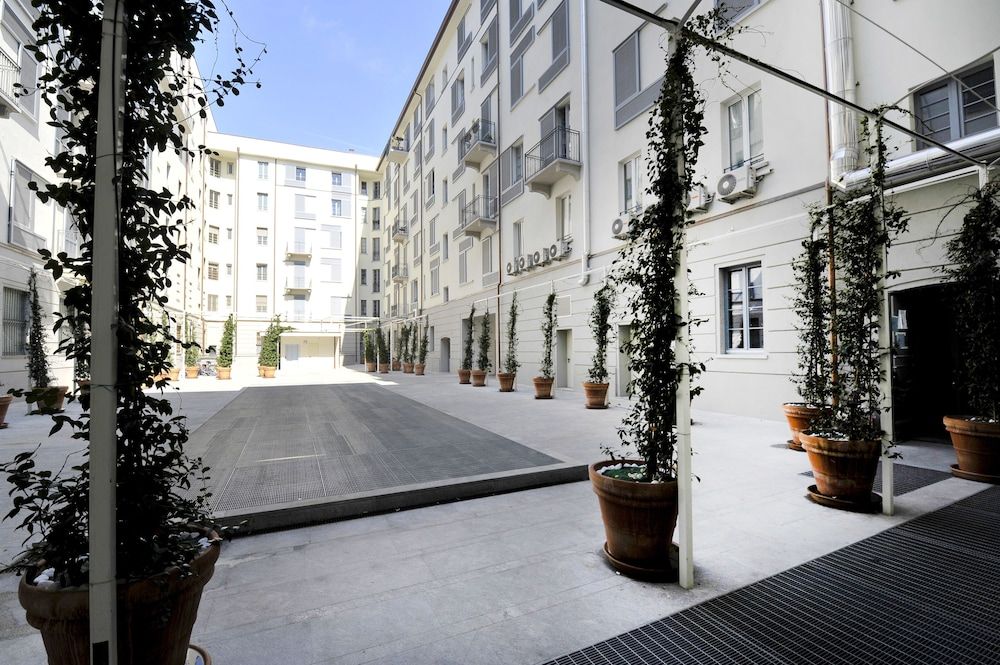 undefined At Home Heart of Milan - Bright City 2