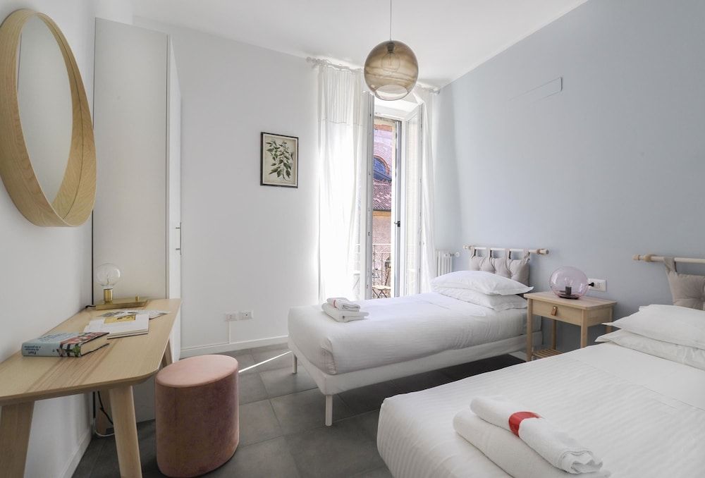 At Home Heart of Milan - Bright City Apartment, 2 Bedrooms 15