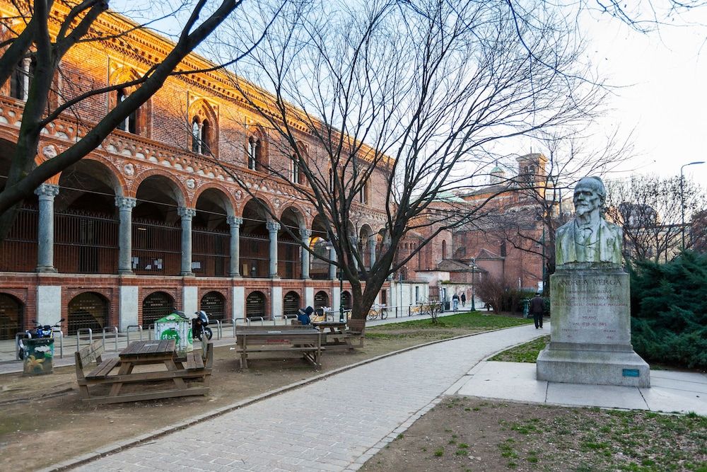 undefined easyhomes - Duomo Suites & Apartments 4