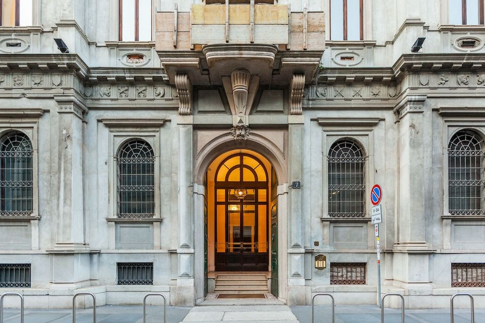 undefined easyhomes - Duomo Suites & Apartments 2