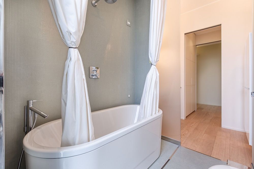 undefined Suitelowcost Solaria 6 pax 10