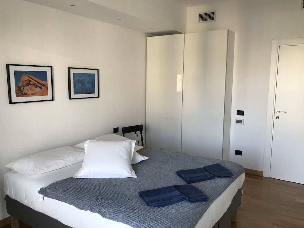 undefined Feel at Home Apartments & Rooms 6