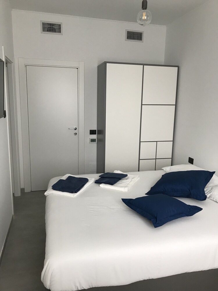 undefined Feel at Home Apartments & Rooms 8