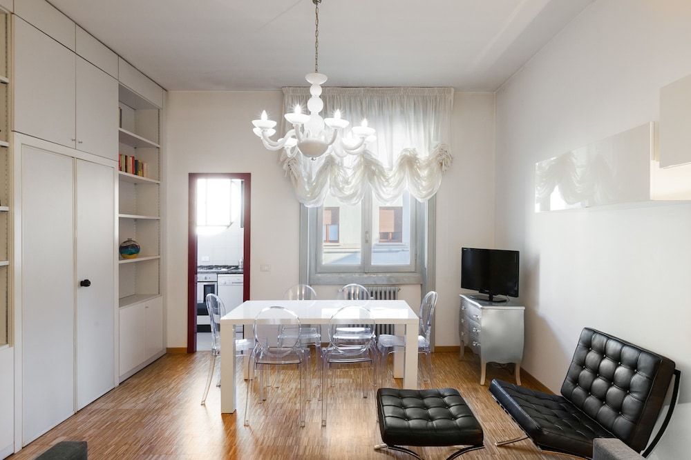 Easyhomes - Corso Vercelli Apartment, 2 Bedrooms 2