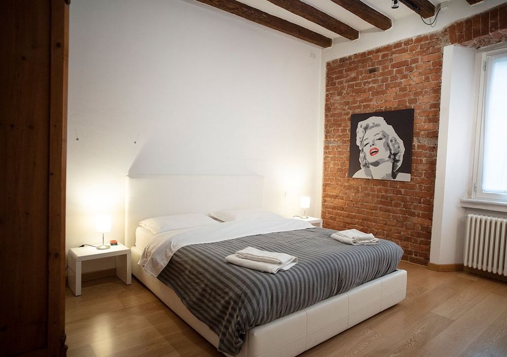 undefined Isola apartment 7