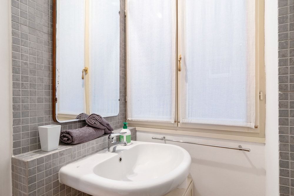 Flatty Apartments Garigliano Apartment, 1 Bedroom 3