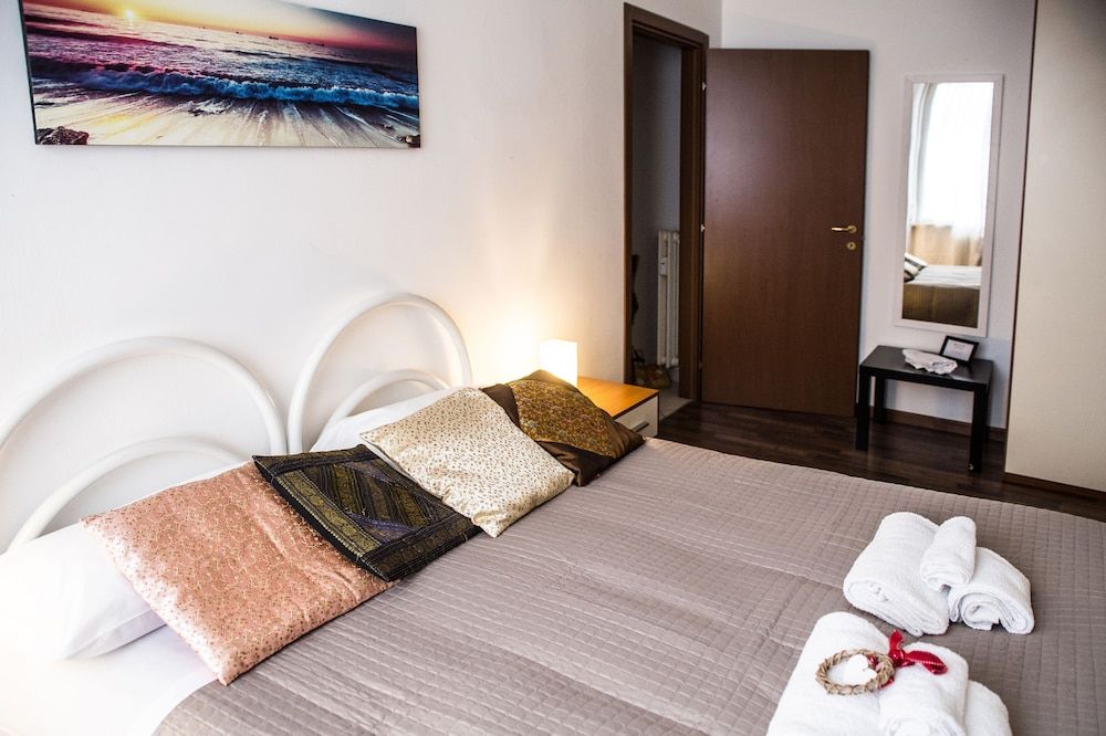 undefined Gambara Citylife Urban Nest 8