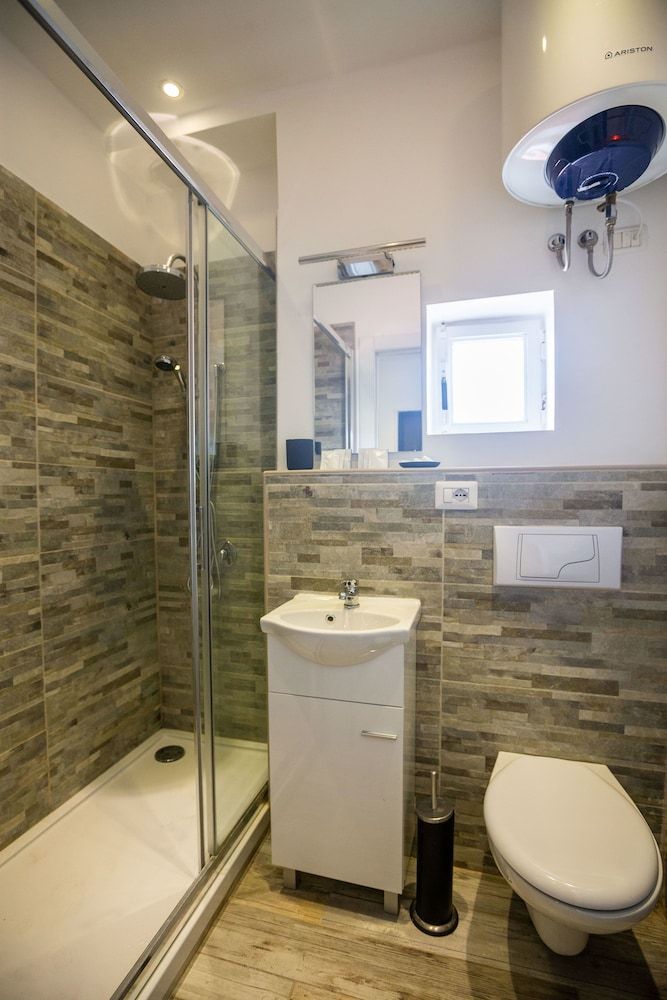 undefined Home Hotel - Guinizzelli 6 9