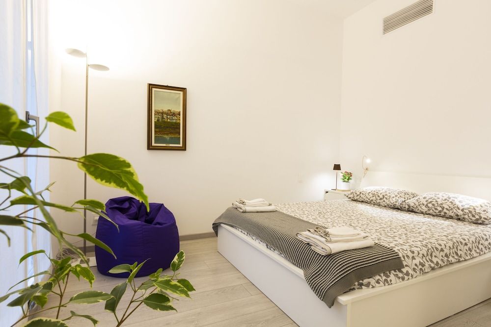 undefined notaMi - Queen of Brera - San Marco 1