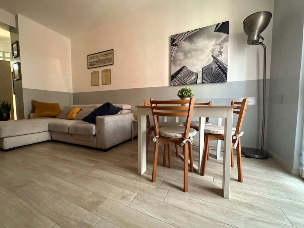 undefined Arty Colourful Flat Close to Campus Bocconi - by Beahost Rentals 3