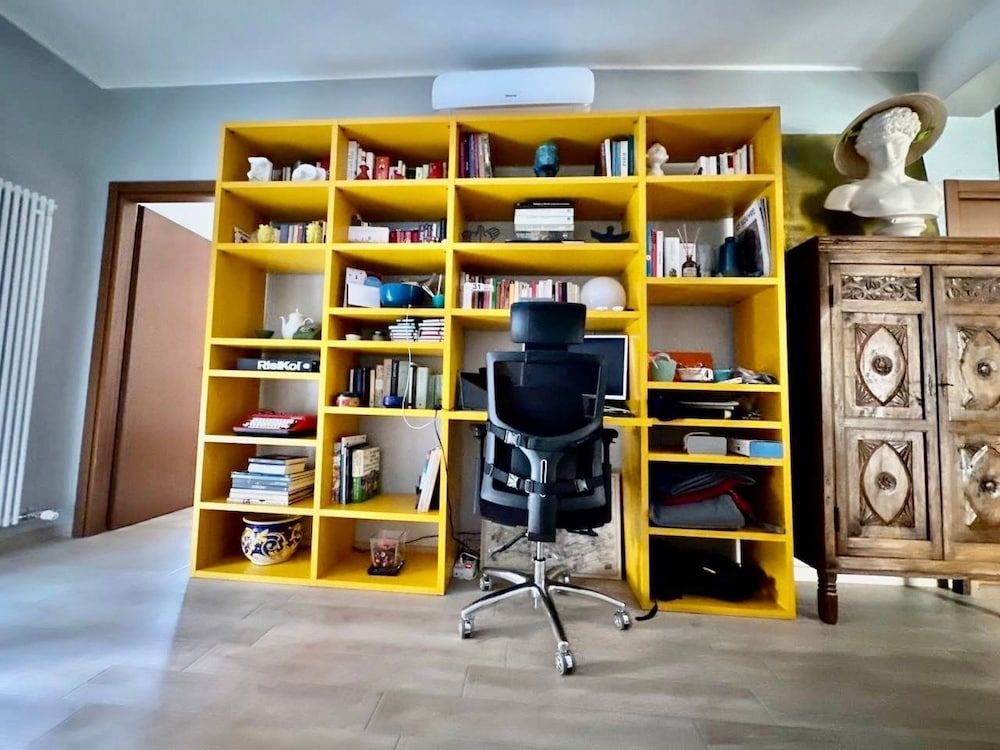 undefined Arty Colourful Flat Close to Campus Bocconi - by Beahost Rentals 2