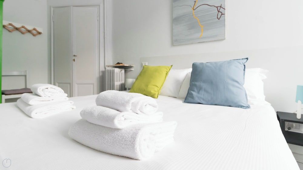 undefined Italianway - Piazza Lima 1 2