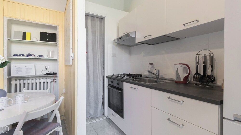 undefined Italianway - Piazza Lima 1 7