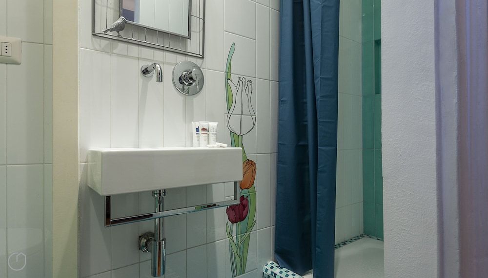 undefined Italianway - Ugo Bassi 30 4