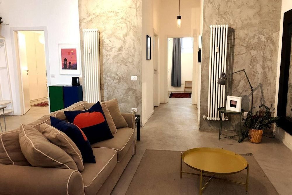 undefined Inviting 2-bed Apartment in Milano