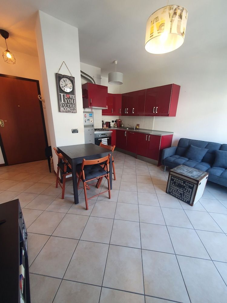 undefined Futurismo 8 6