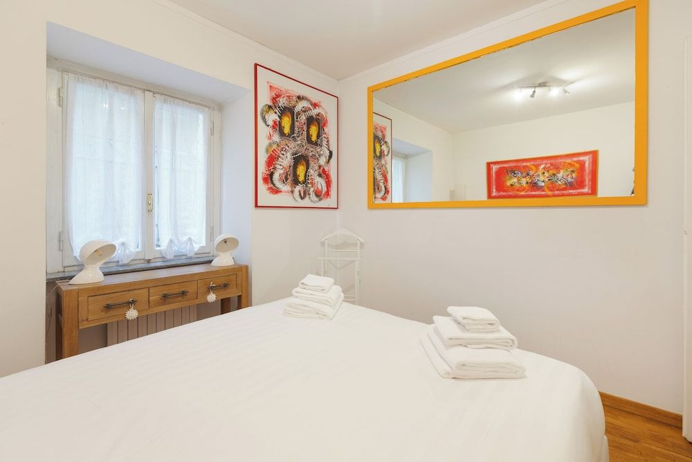 Appartamento con 1 Camera da Letto, Largo Treves 2