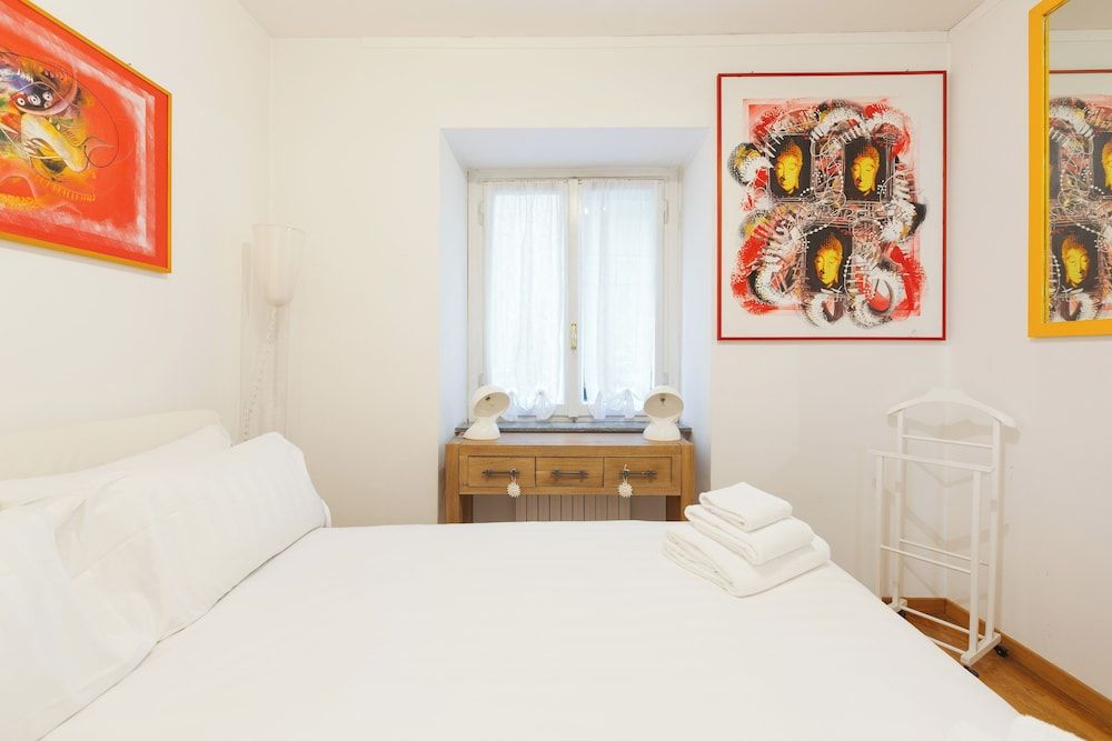 Appartamento con 1 Camera da Letto, Largo Treves 2