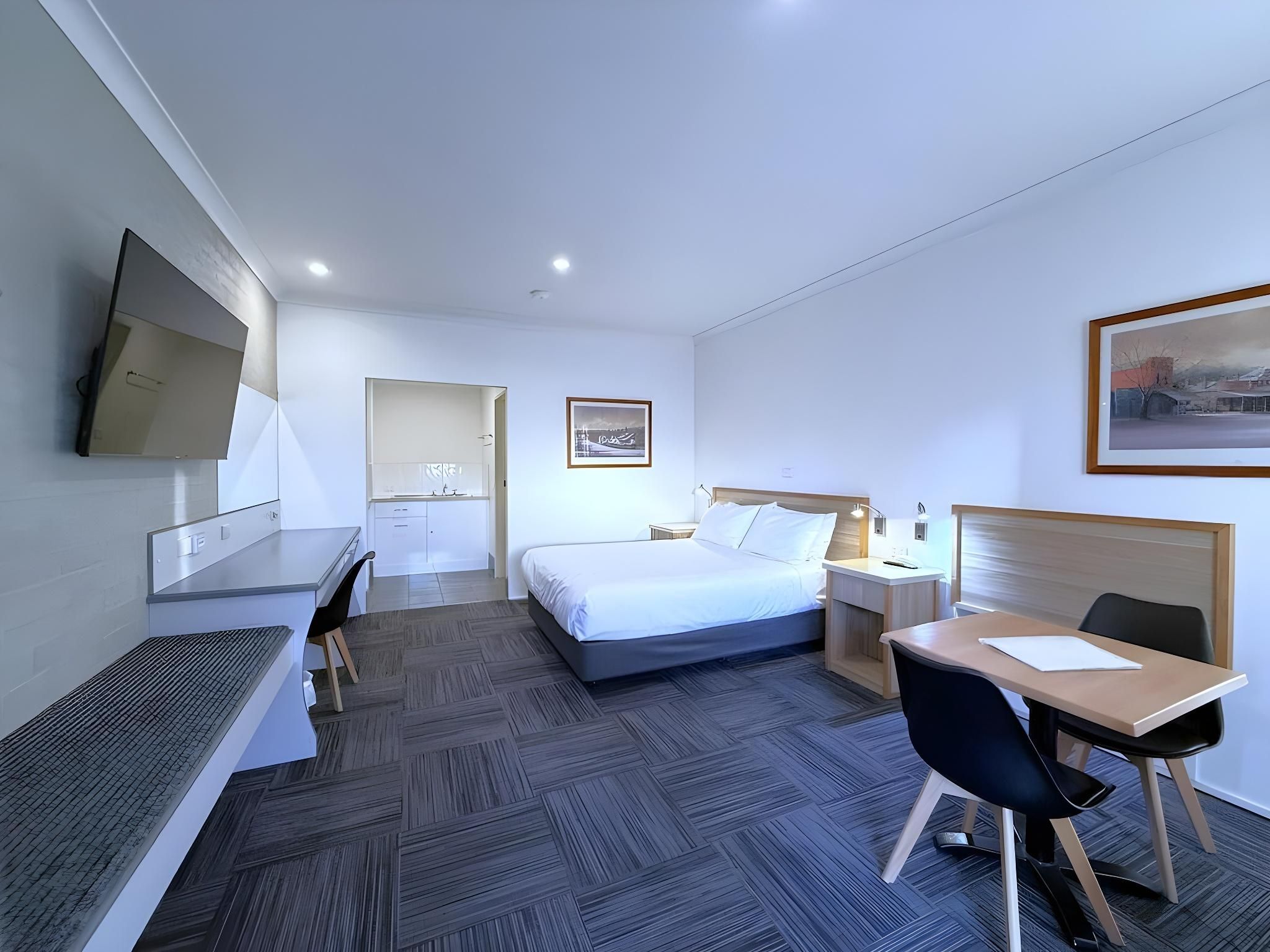 Standard Queen Room