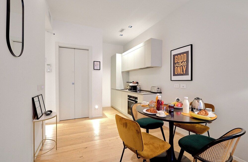 Milan Luxury Apartment-hosted by Sweetstay Basic Apartment, 1 Double Bed with Sofa bed 25