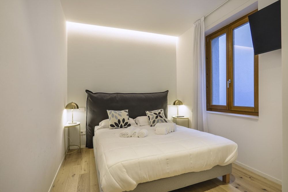 undefined Milan Luxury Gem-hosted by Sweetstay 9