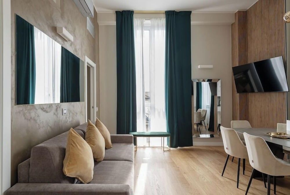 Heart Milan Apartments - Duomo District Deluxe Apartment, 2 Bedrooms, 2 Bathrooms (Galleria del Corso 4) 20