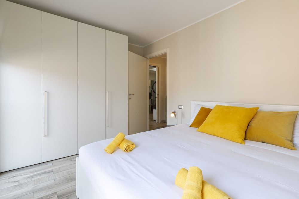 undefined notami - Salomone - Mecenate District 9